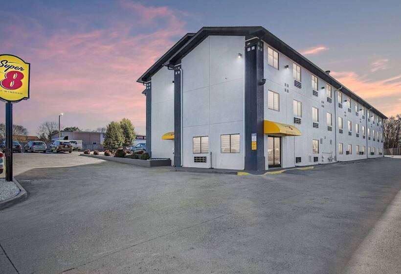 فندق على الطريق Super 8 By Wyndham Johnson City