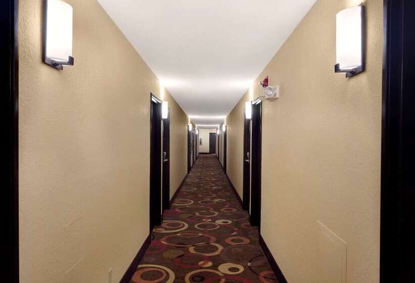 فندق على الطريق Super 8 By Wyndham Joplin