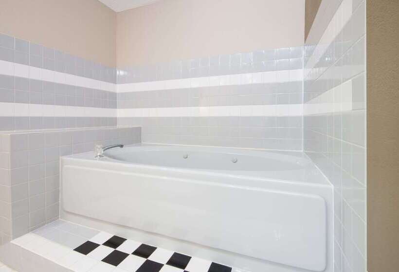 모텔 Super 8 By Wyndham Knoxville