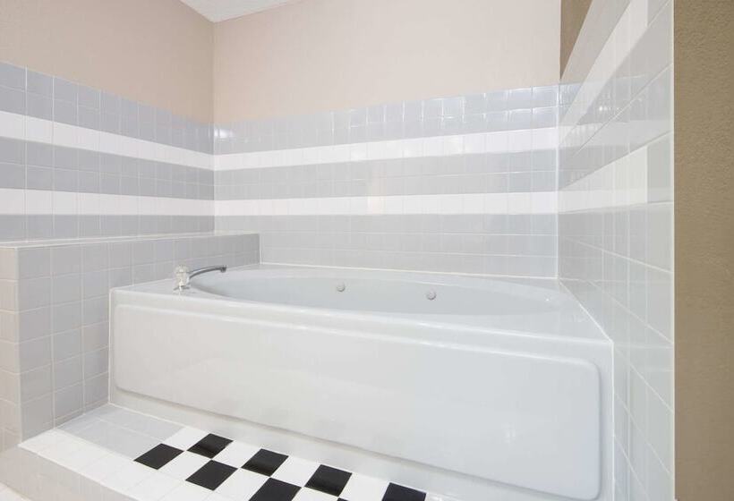 모텔 Super 8 By Wyndham Knoxville