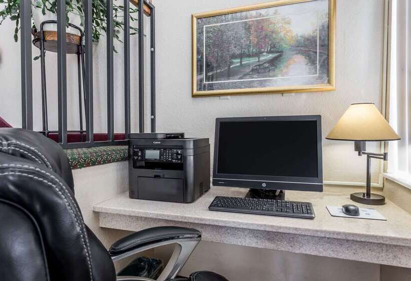 فندق على الطريق Super 8 By Wyndham Lewistown