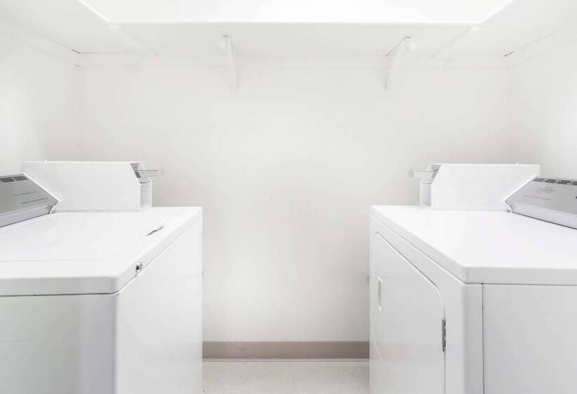 فندق على الطريق Super 8 By Wyndham Lexington