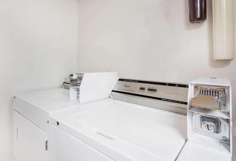 Мотель Super 8 By Wyndham Livingston Yellowstone