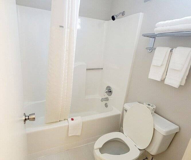 فندق على الطريق Super 8 By Wyndham Marion Nc