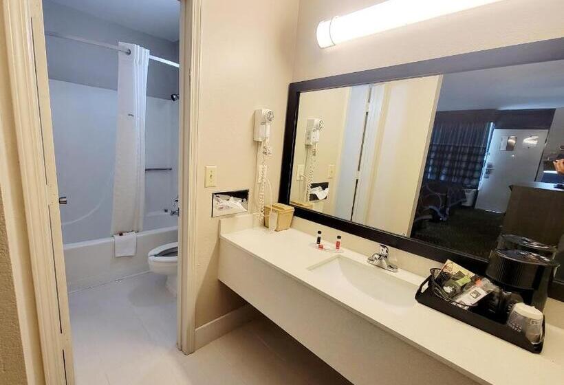 فندق على الطريق Super 8 By Wyndham Marion Nc