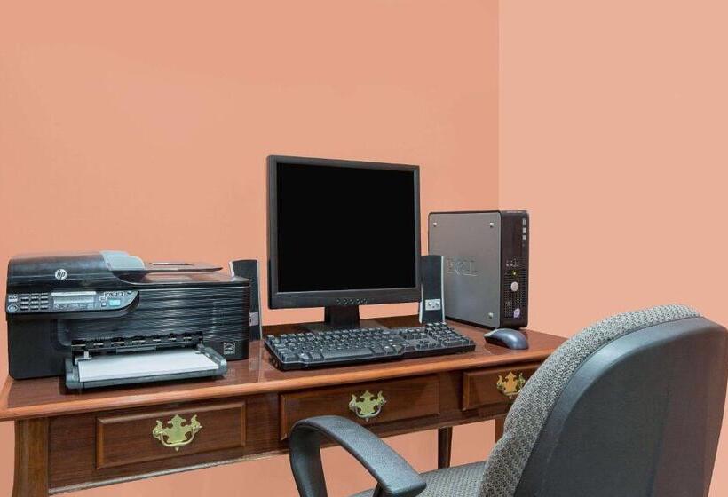 فندق على الطريق Super 8 By Wyndham Marion Nc