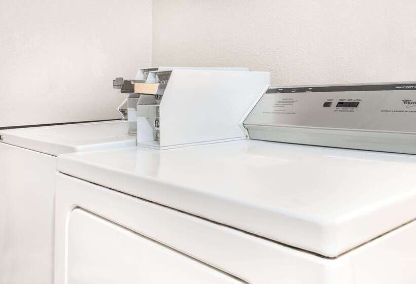 모텔 Super 8 By Wyndham Marshalltown