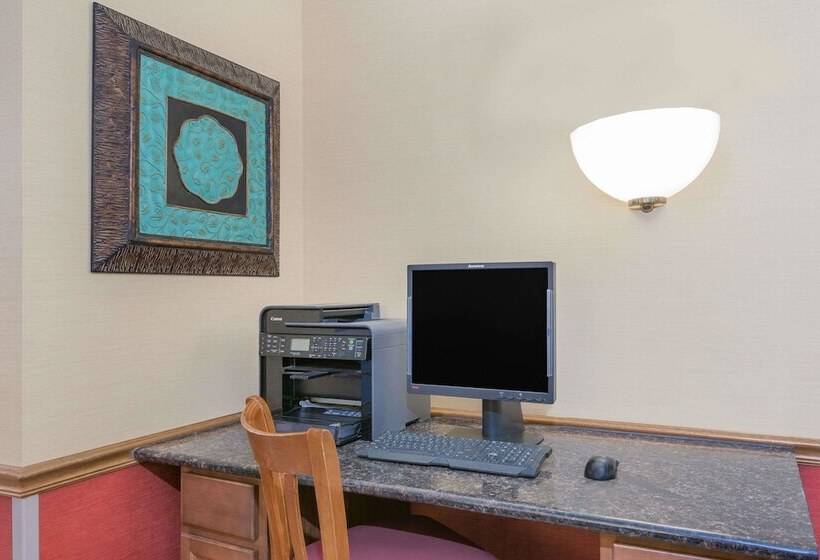 모텔 Super 8 By Wyndham Marshalltown