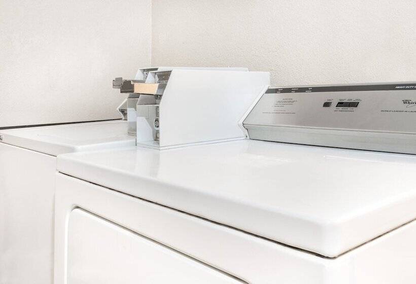 모텔 Super 8 By Wyndham Marshalltown