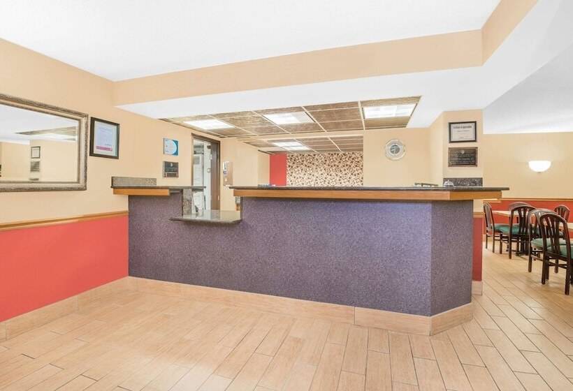 모텔 Super 8 By Wyndham Marshalltown