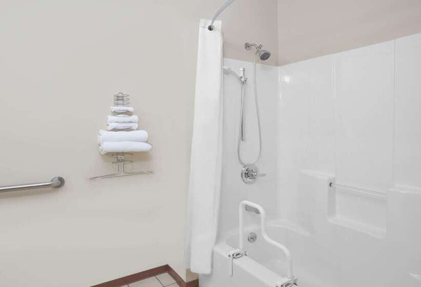 فندق على الطريق Super 8 By Wyndham Mason City