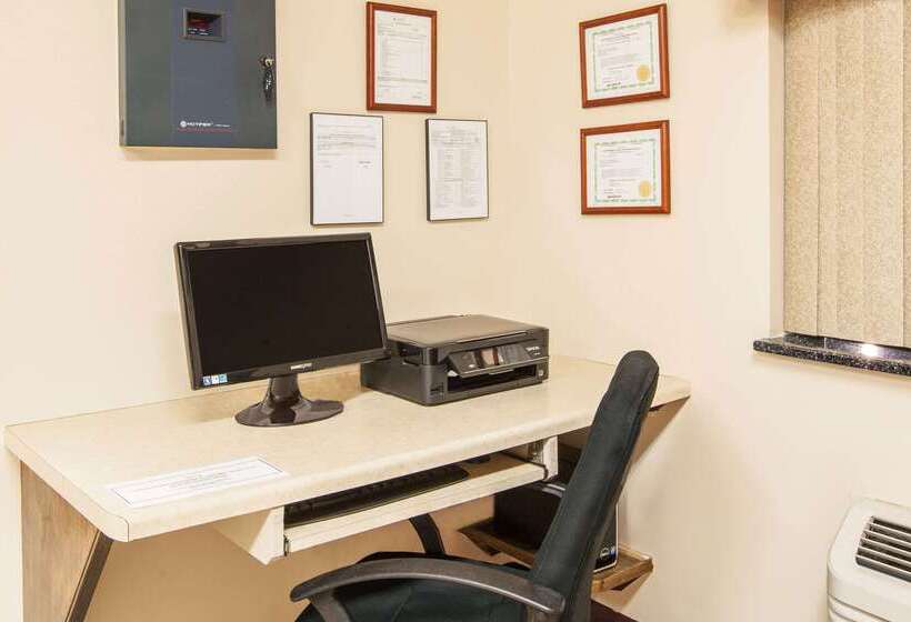 فندق على الطريق Super 8 By Wyndham Mason City