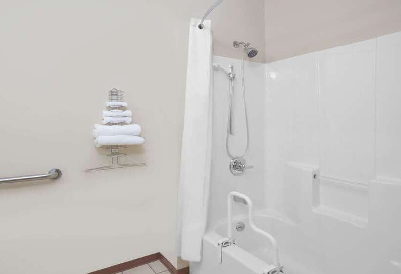 فندق على الطريق Super 8 By Wyndham Mason City