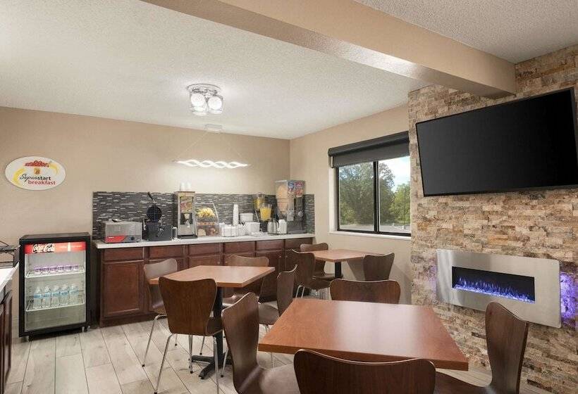 モーテル Super 8 By Wyndham Mayfield