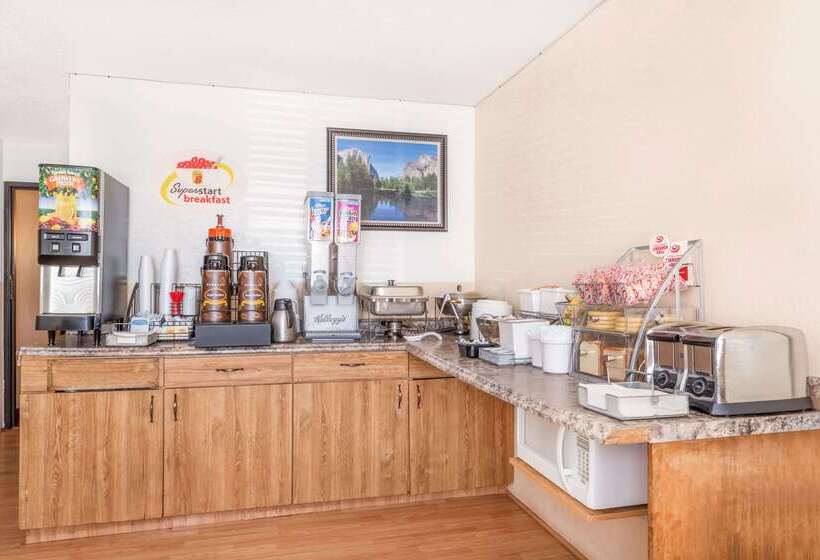 מוטל Super 8 By Wyndham Montgomery Maybrook