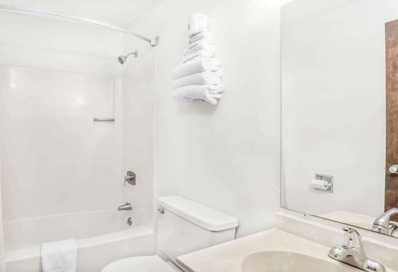 מוטל Super 8 By Wyndham Montgomery Maybrook