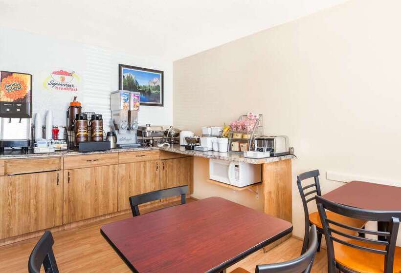 מוטל Super 8 By Wyndham Montgomery Maybrook