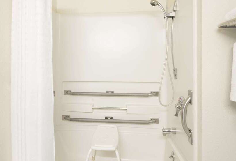 فندق على الطريق Super 8 By Wyndham New Castle