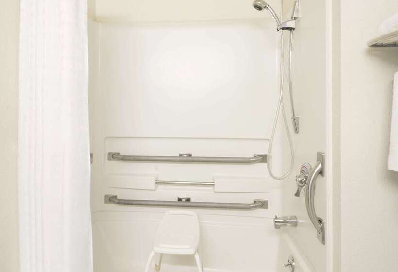 فندق على الطريق Super 8 By Wyndham New Castle