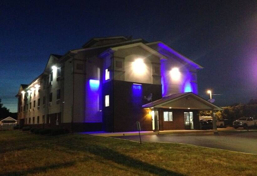 فندق على الطريق Super 8 By Wyndham New Castle