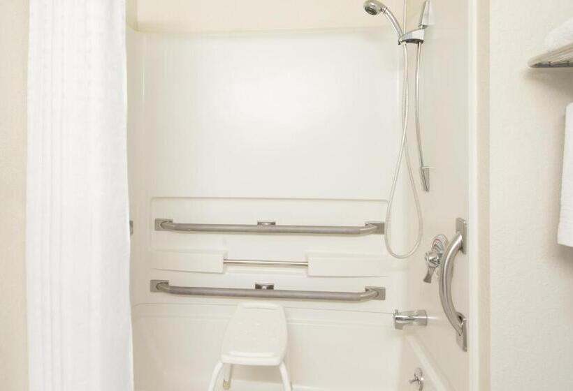 فندق على الطريق Super 8 By Wyndham New Castle