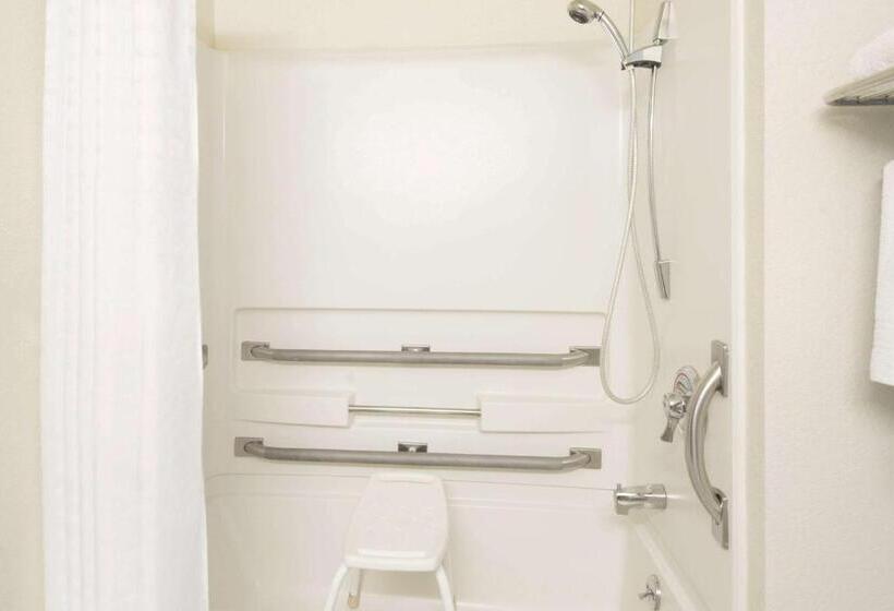 فندق على الطريق Super 8 By Wyndham New Castle