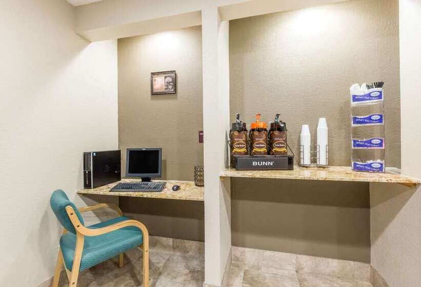 モーテル Super 8 By Wyndham Newton