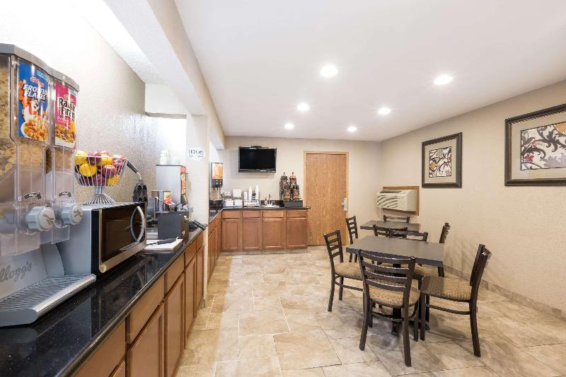 モーテル Super 8 By Wyndham Newton