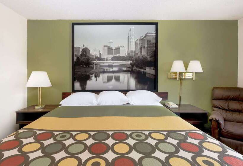 فندق على الطريق Super 8 By Wyndham Norfolk