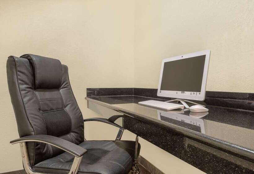 فندق على الطريق Super 8 By Wyndham Ottumwa