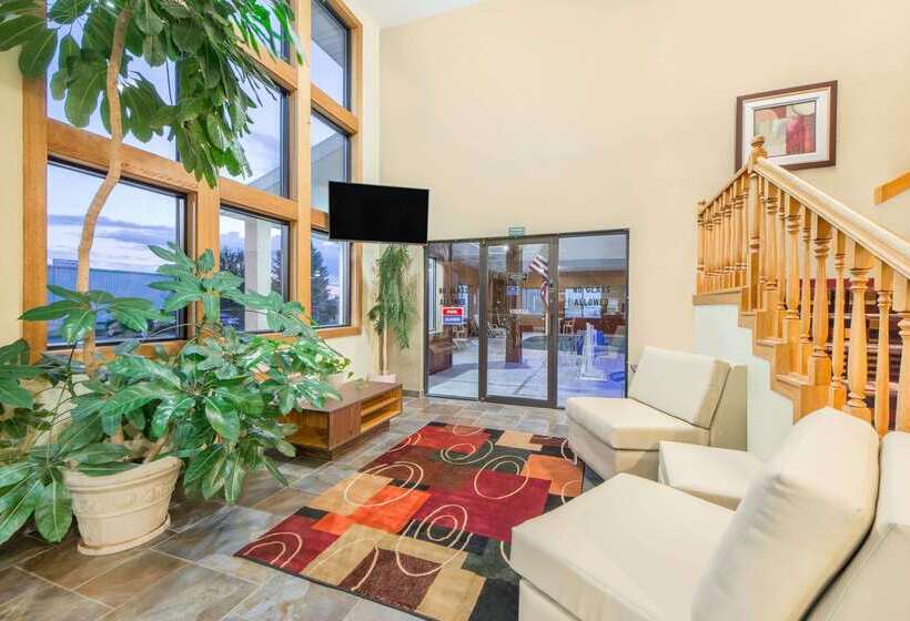 فندق على الطريق Super 8 By Wyndham Ottumwa