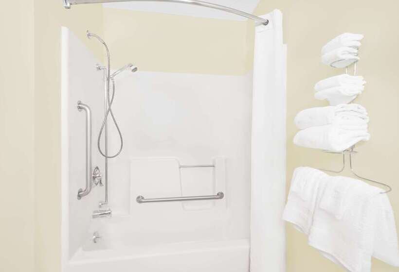 فندق على الطريق Super 8 By Wyndham Ottumwa