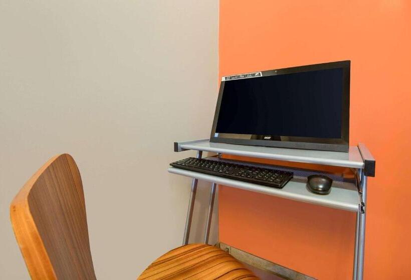 モーテル Super 8 By Wyndham Pella