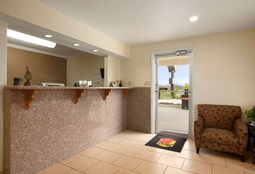 Мотель Super 8 By Wyndham Pleasanton