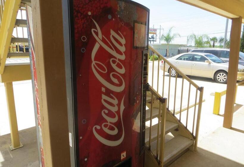 فندق على الطريق Super 8 By Wyndham Pleasanton