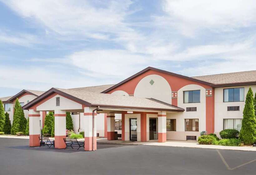 מוטל Super 8 By Wyndham Plymouth