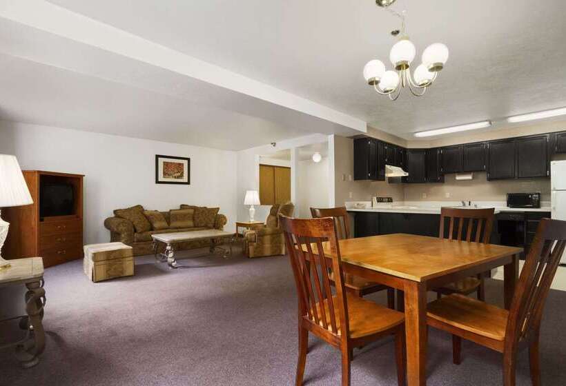 فندق على الطريق Super 8 By Wyndham Port Angeles At Olympic National Park