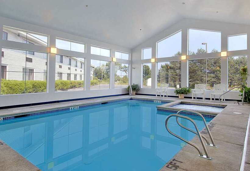 فندق على الطريق Super 8 By Wyndham Portland Me