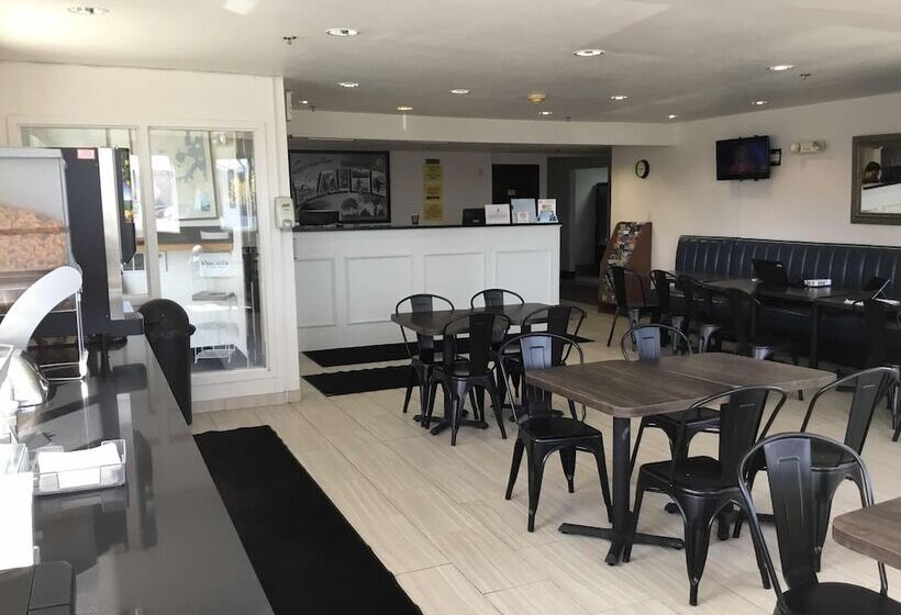 فندق على الطريق Super 8 By Wyndham Portland Me