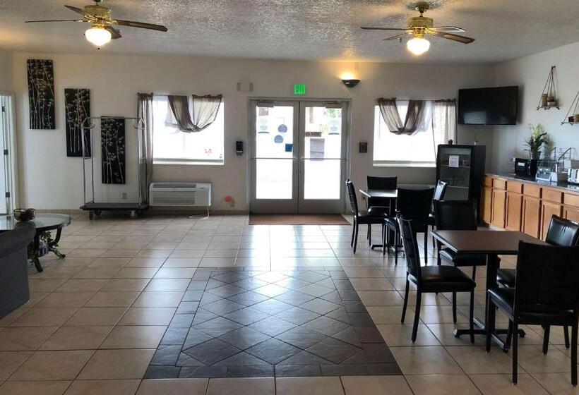 モーテル Super 8 By Wyndham Price