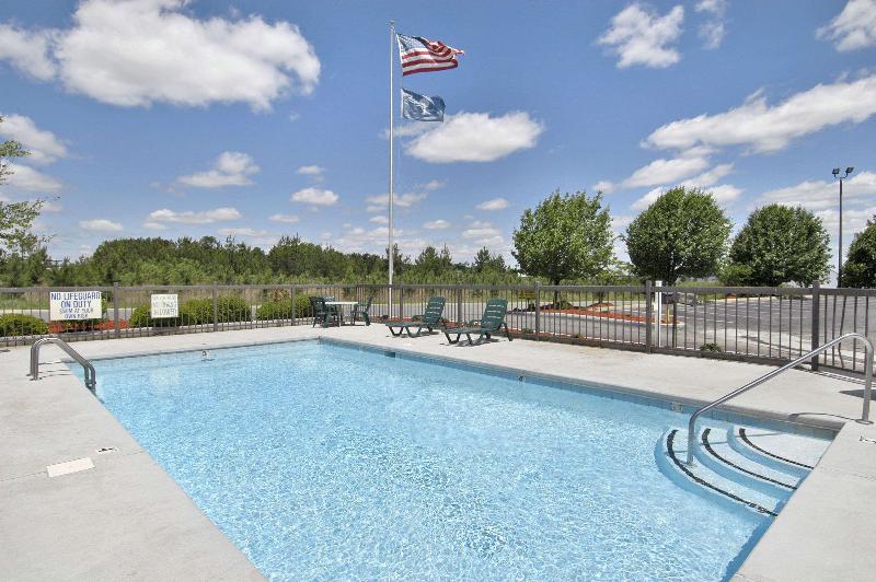 فندق على الطريق Baymont By Wyndham Richburg   Chester Area