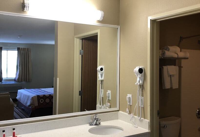 فندق على الطريق Super 8 By Wyndham S Jordan/sandy/slc Area