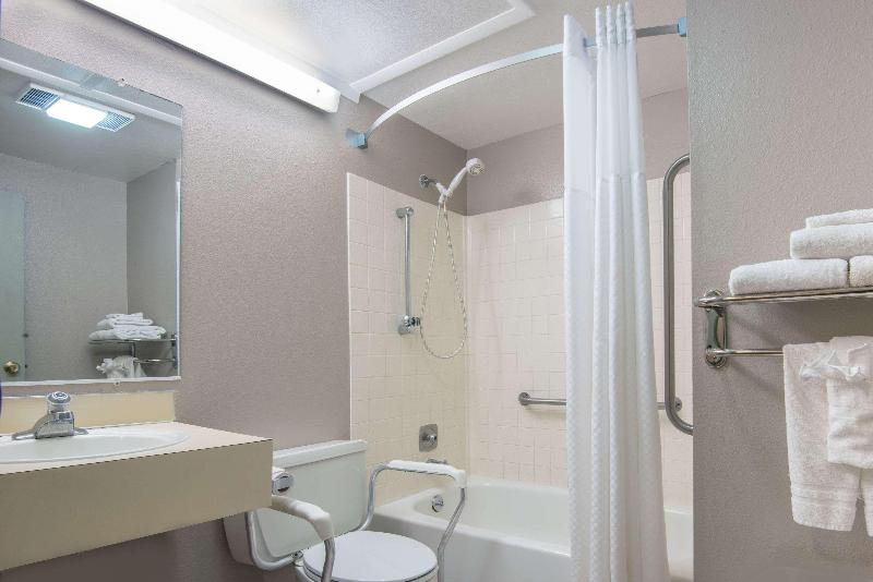 فندق على الطريق Super 8 By Wyndham Sheridan