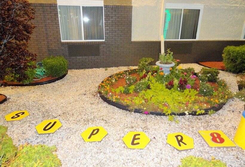 فندق على الطريق Super 8 By Wyndham South Boston Va