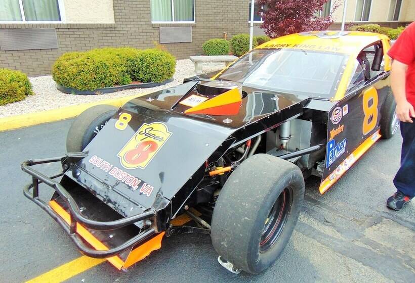 فندق على الطريق Super 8 By Wyndham South Boston Va