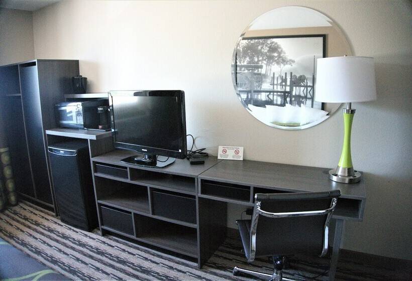 モーテル Super 8 By Wyndham Spirit Lake/okoboji