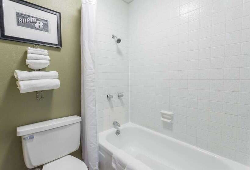 汽车旅馆 Super 8 By Wyndham Sterling Co