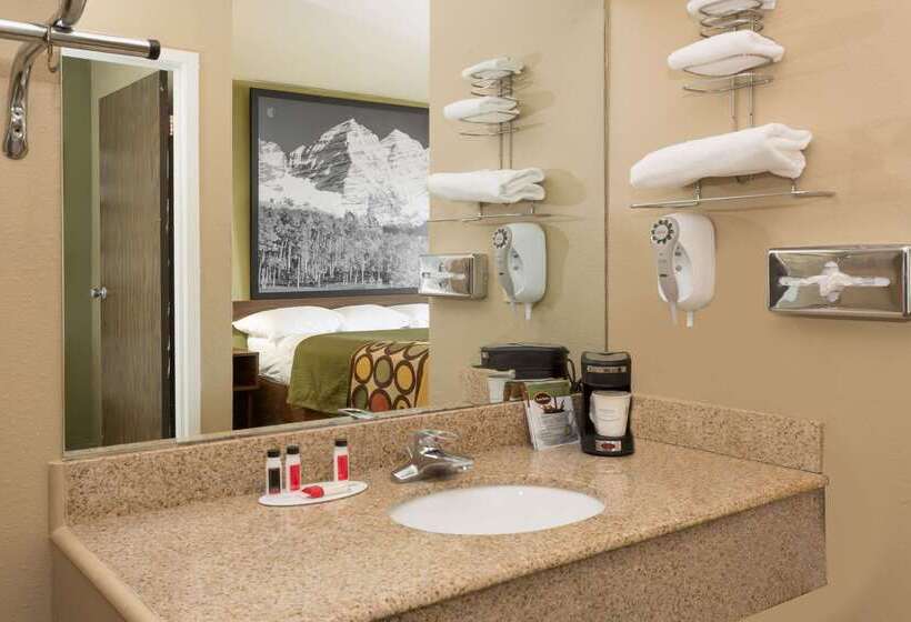 汽车旅馆 Super 8 By Wyndham Sterling Co