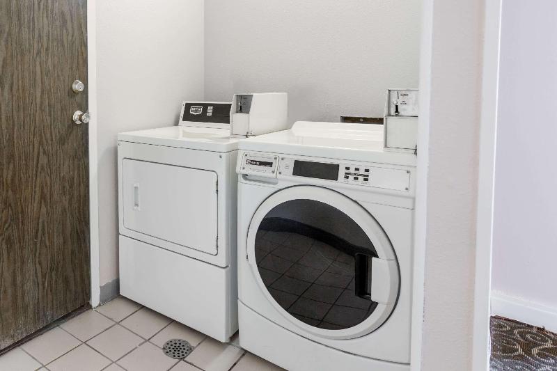 汽车旅馆 Super 8 By Wyndham Sterling Co