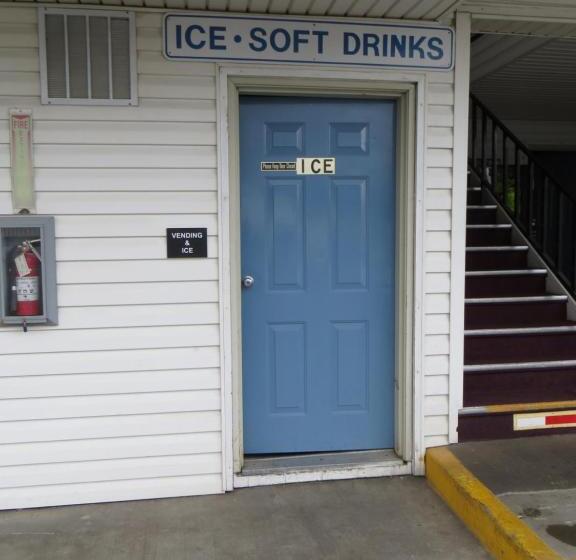 汽车旅馆 Super 8 By Wyndham Susanville